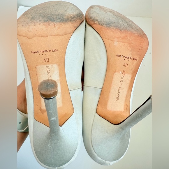 Manolo Blahnik Gray Satin floral Hangisi 90mm crystal embellished pumps EU 40 - Picture 11 of 13